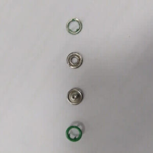 Кнопка рубашечная «Е-Е» 9,5мм зеленый (уп.1440) 017